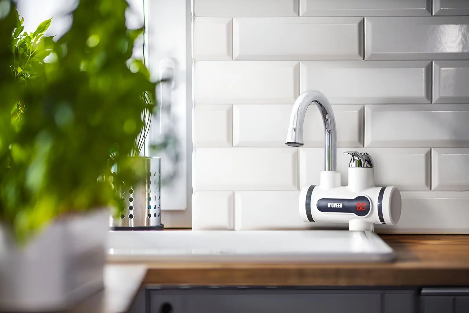 Robinet-incalzitor de apa Noveen IWH360 (White) - 3