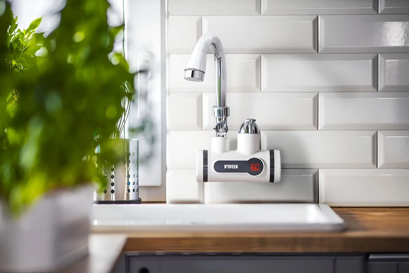 Кран-водонагреватель Noveen IWH370 (White/Silver)