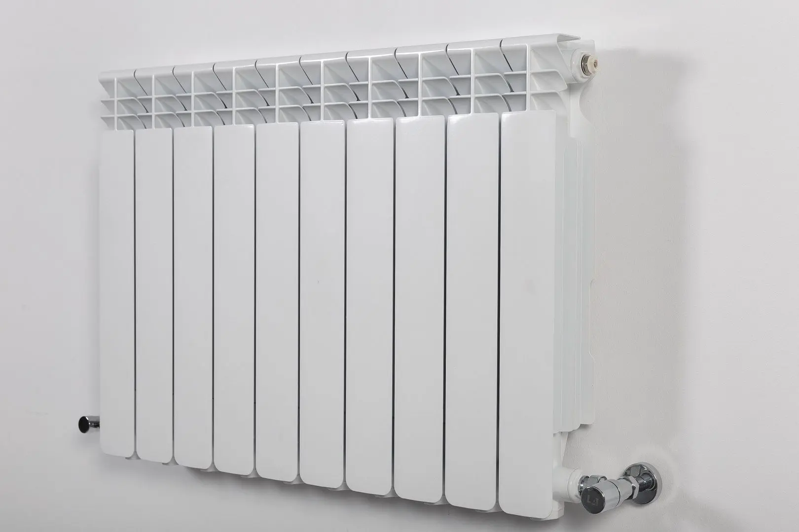 Радиатор Radiatori 2000 Helyos EVO 600 (White)