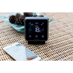 Termostat Honeywell Lyric T6R Y6H910RW4055 Thumb