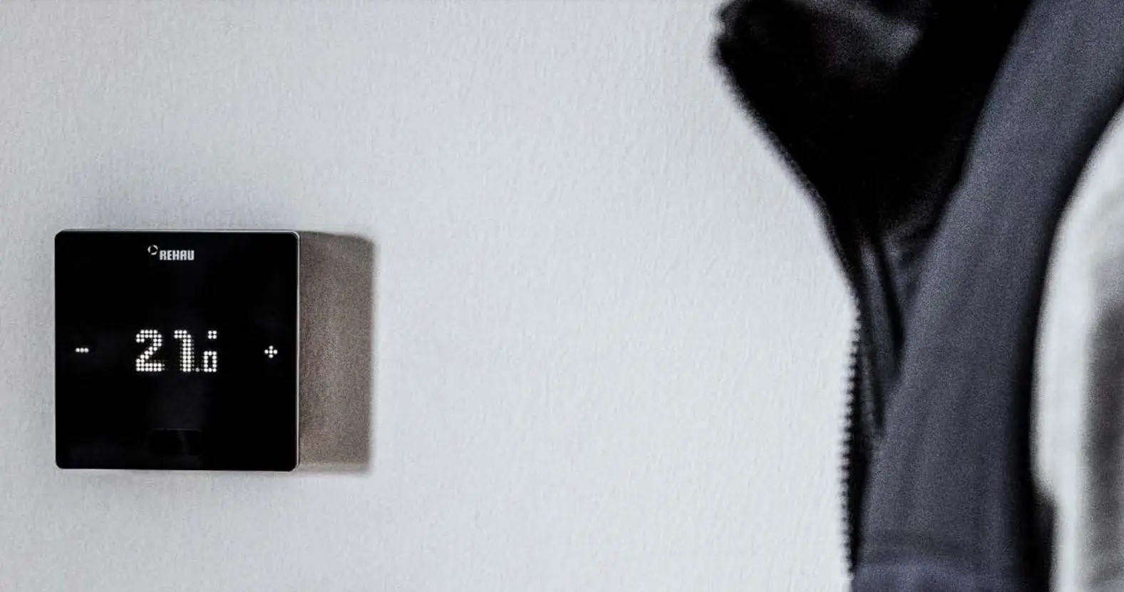 Термостат Rehau Nea Smart 2.0 13280131001