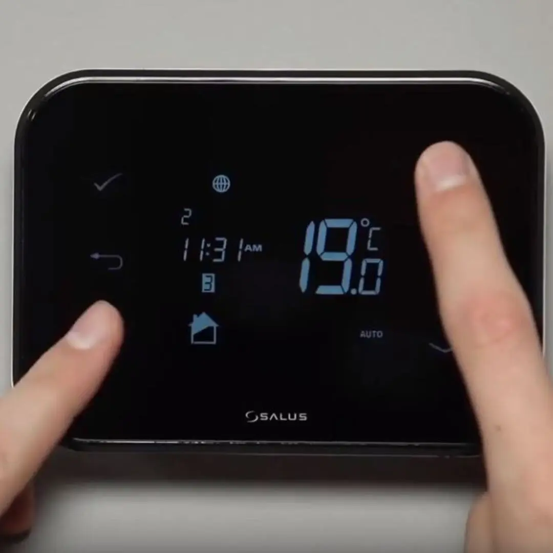 Термостат Salus Controls iT500 (Black/White)