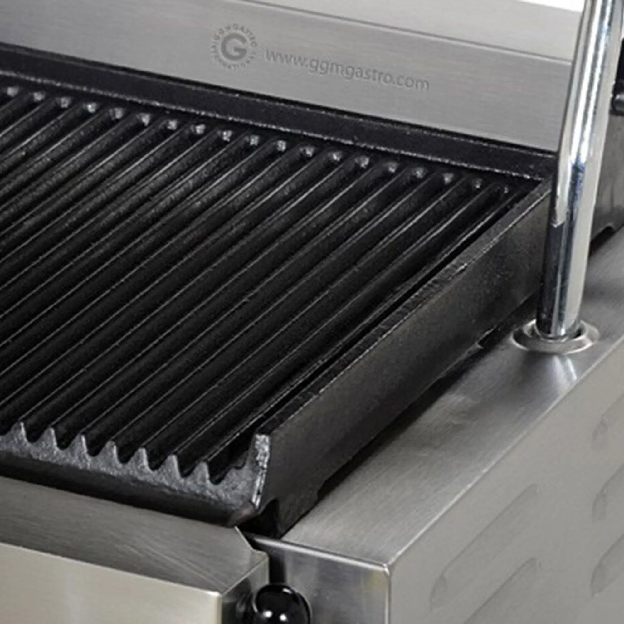 Контактный гриль GGM Gastro KGKB300 (Black/Inox) - 5