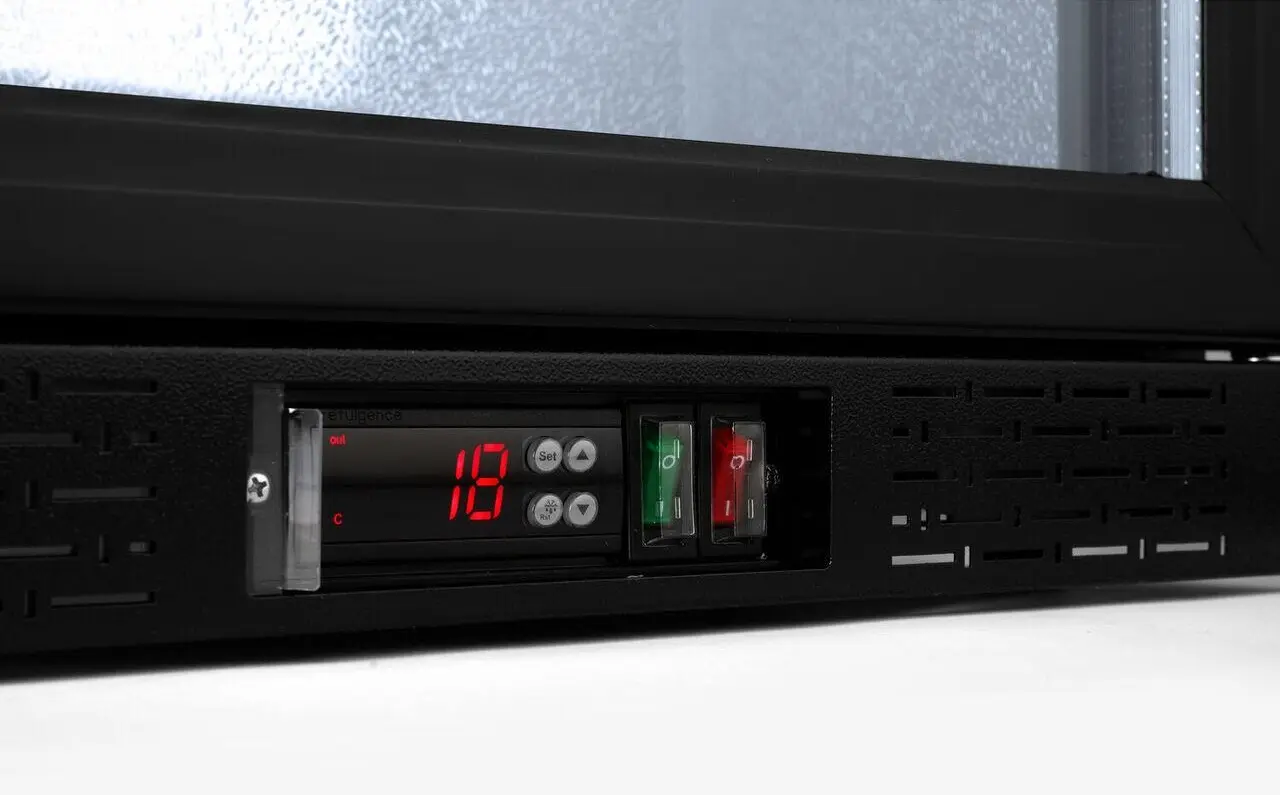 Vitrina frigorifica Hendi Arktic 233900 (Black)