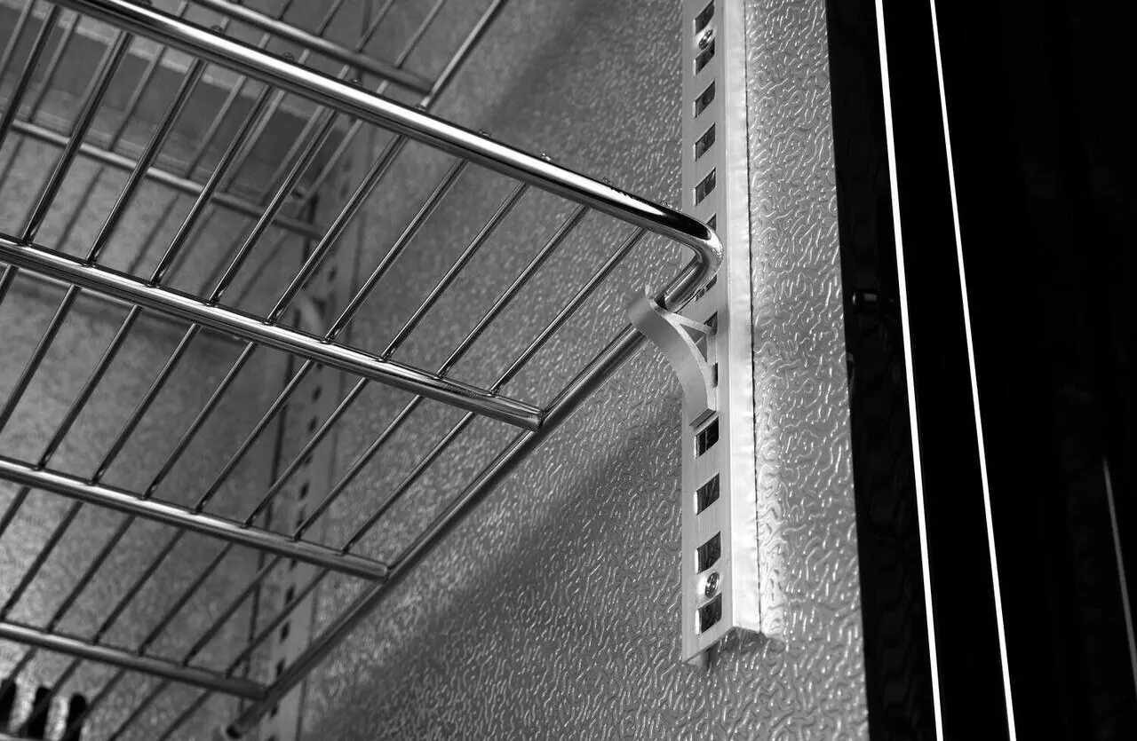 Vitrina frigorifica Hendi Arktic 233900 (Black)