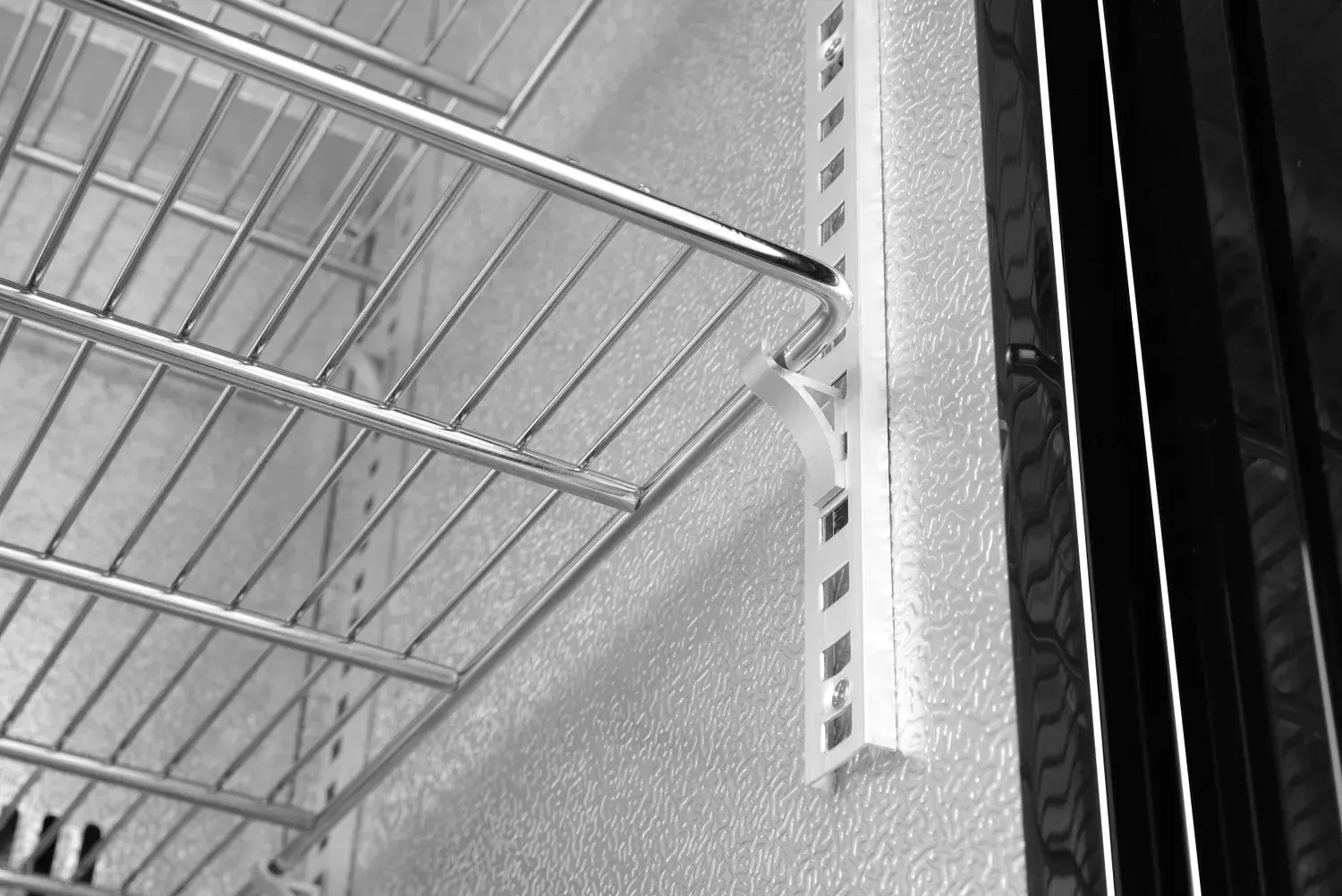 Vitrina frigorifica Hendi Arktic 233917 (Black)