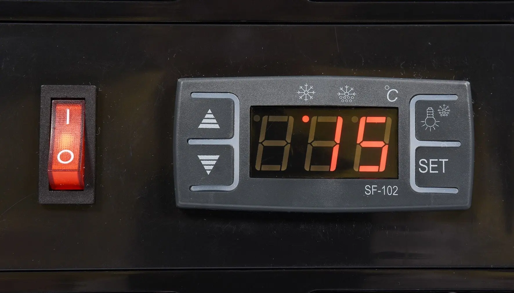 Холодильник-витрина Yato YG-05002 (Black)