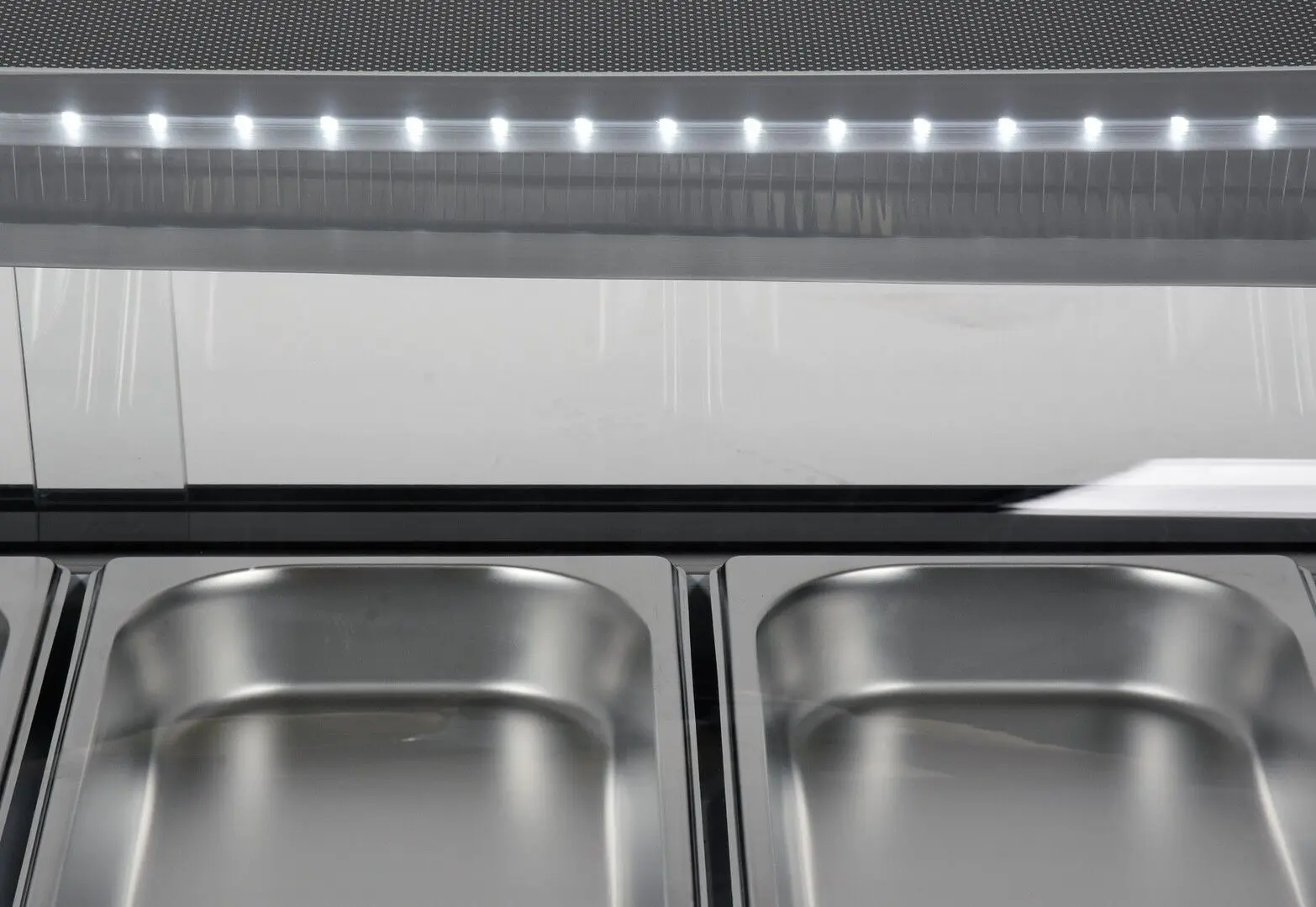 Холодильник-витрина Yato YG-05002 (Black)