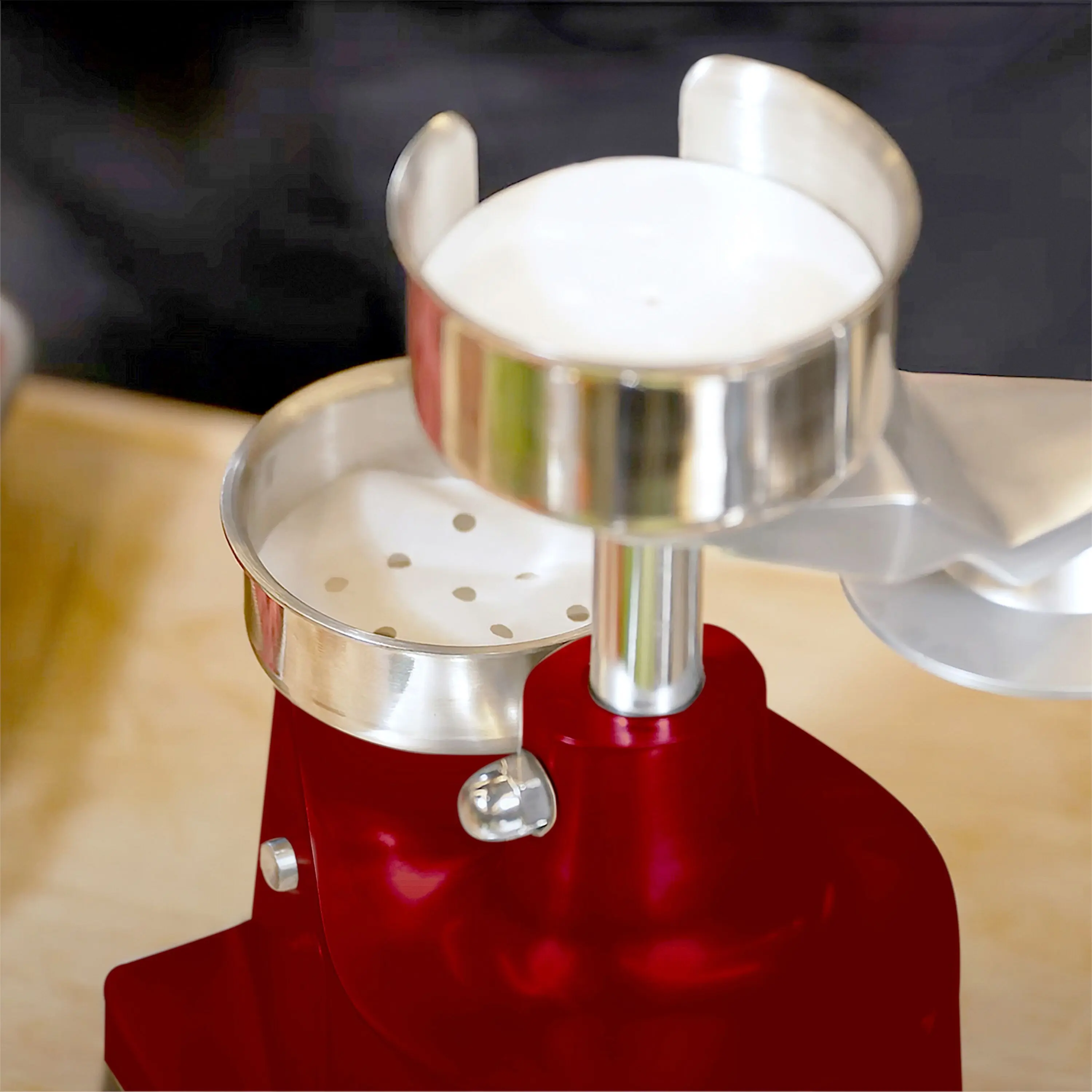 Пресс для гамбургеров GGM Gastro HMH100R (Red) - 11