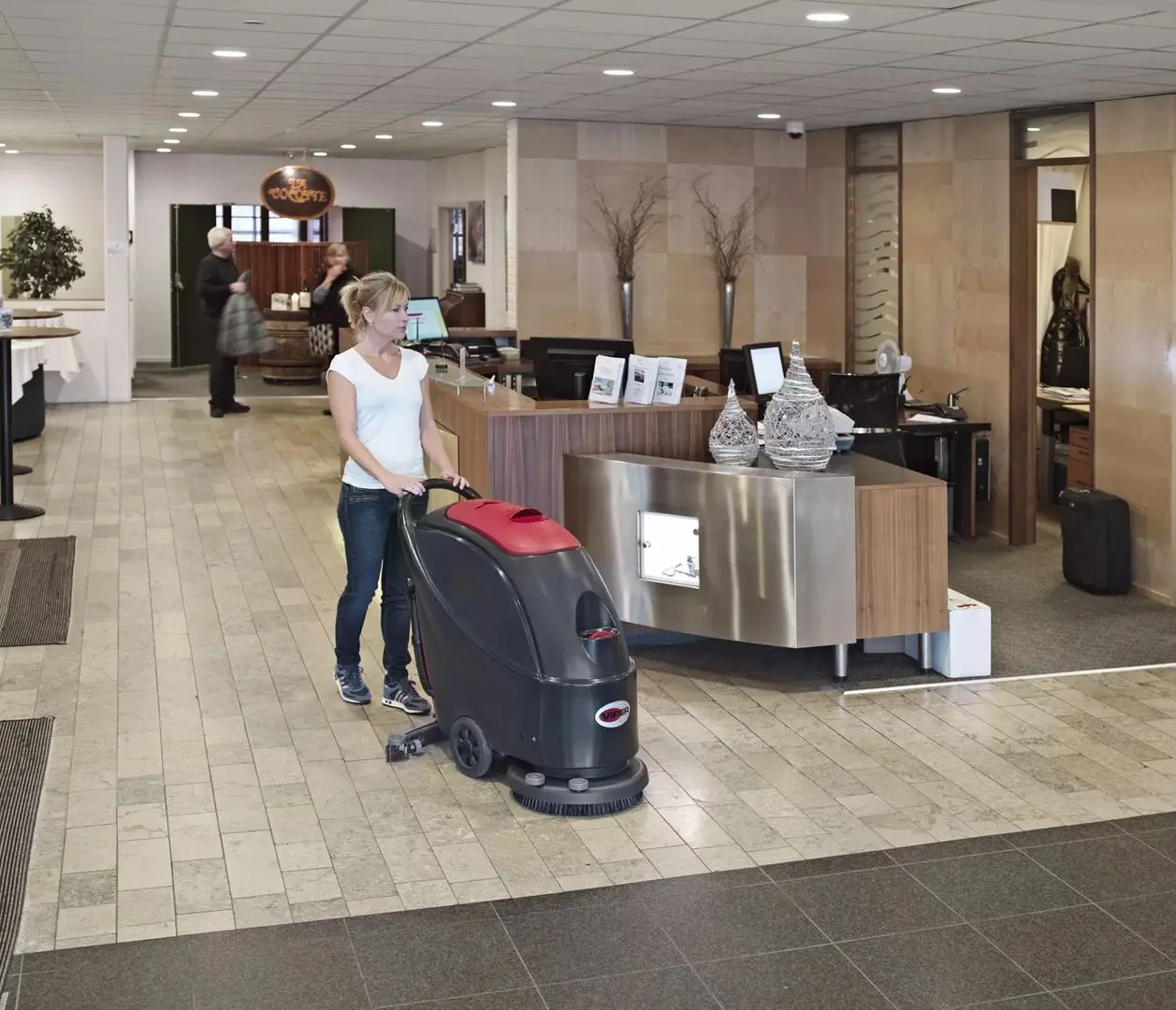 Поломоечная машина Nilfisk AS430C-EU (Red/Black)