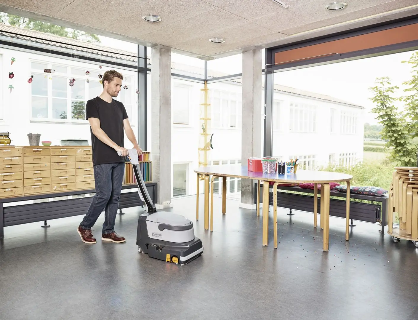 Поломоечная машина Nilfisk SC250 34C B (Grey)