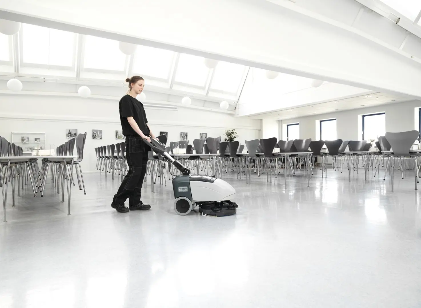 Поломоечная машина Nilfisk SC351 Full Pkg (Grey)