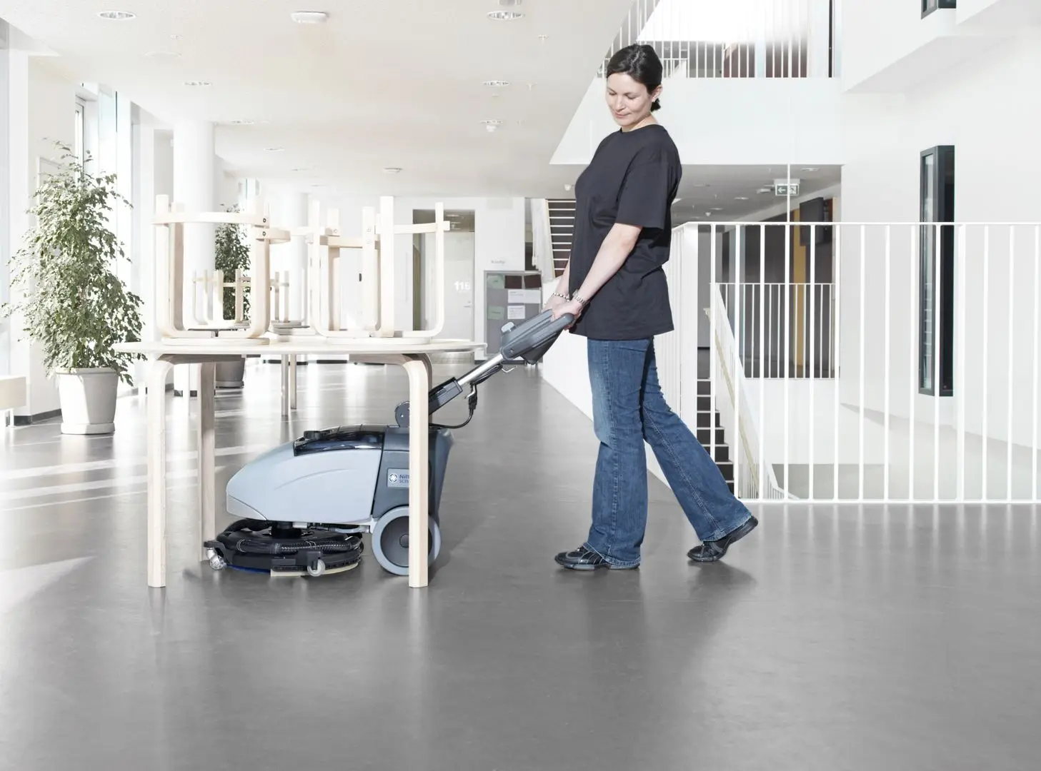 Поломоечная машина Nilfisk SC351 Full Pkg (Grey)