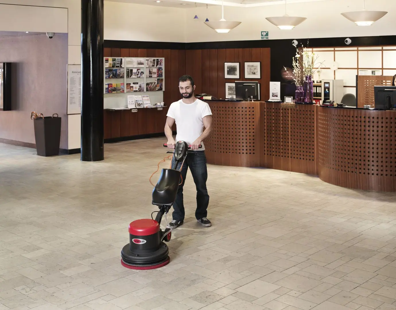 Поломоечная машина Nilfisk Viper LS160HD-EU (Red/Black)