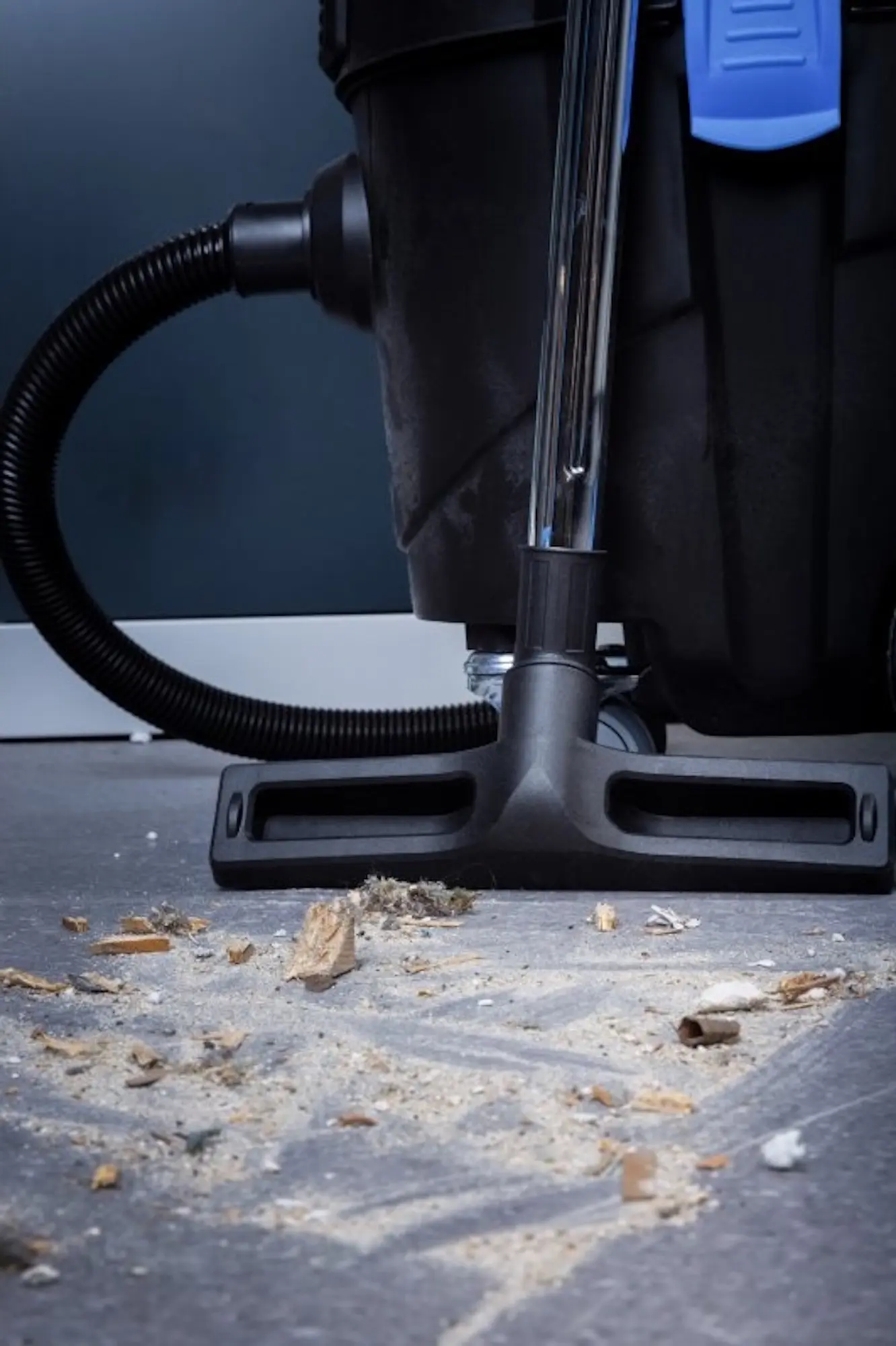 Промышленный пылесос Hoegert HT2E410 (Black/Blue)