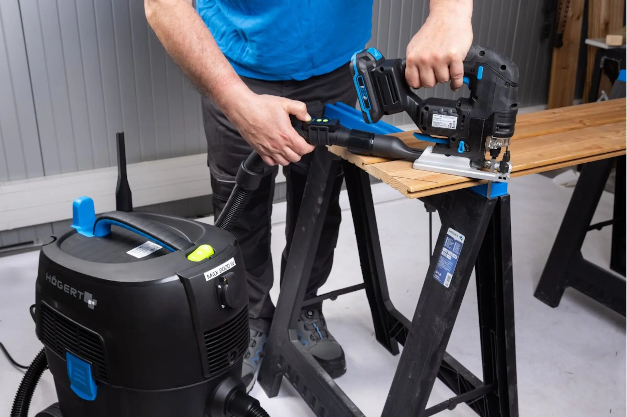 Промышленный пылесос Hoegert HT2E410 (Black/Blue)