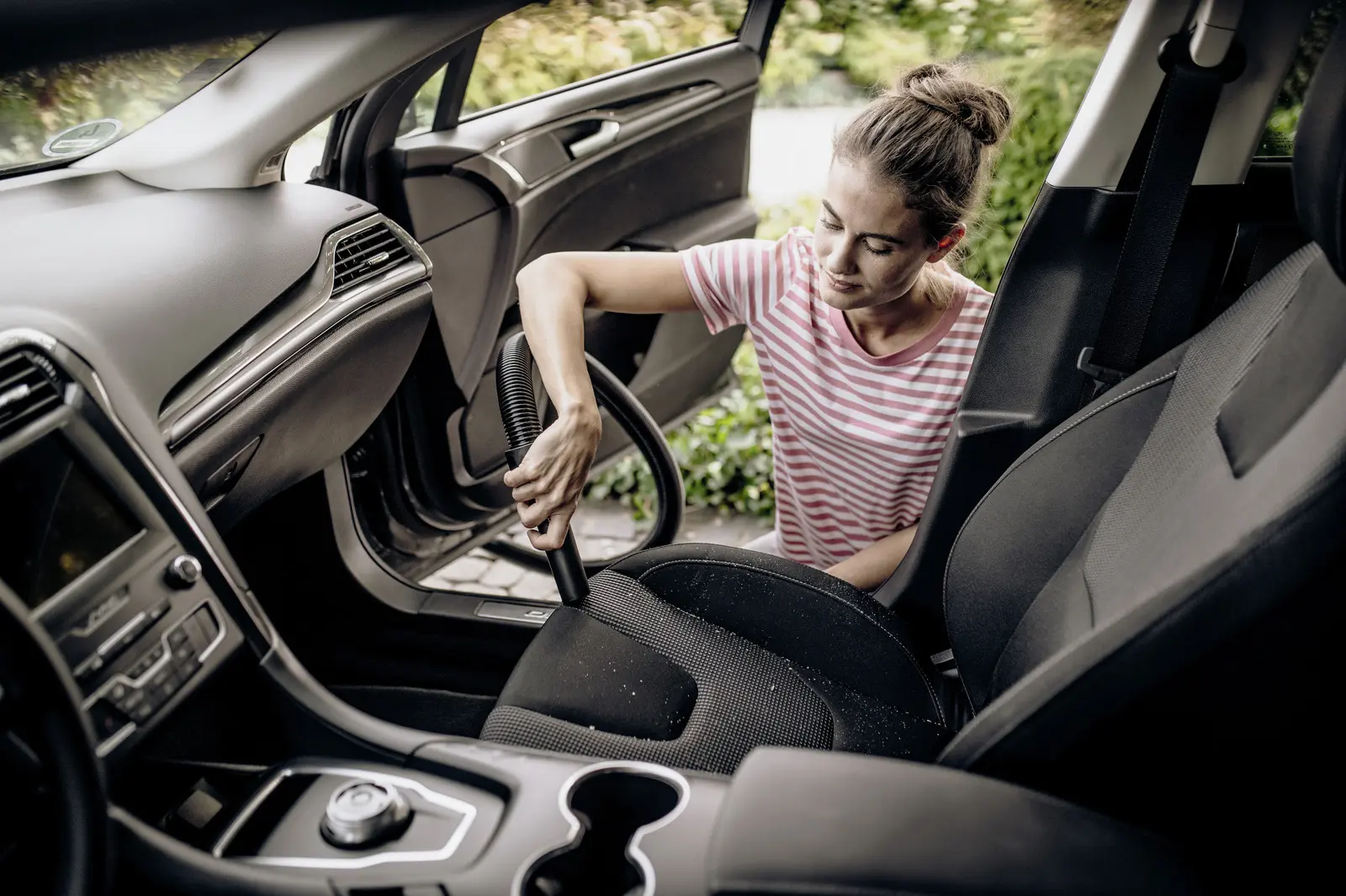 Пылесос Karcher WD 2 Plus V-12/4/18 1.628-000.0 (Yellow)