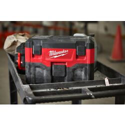 Aspirator industrial cu acumulator Milwaukee M18VC2-0 Solo Thumb