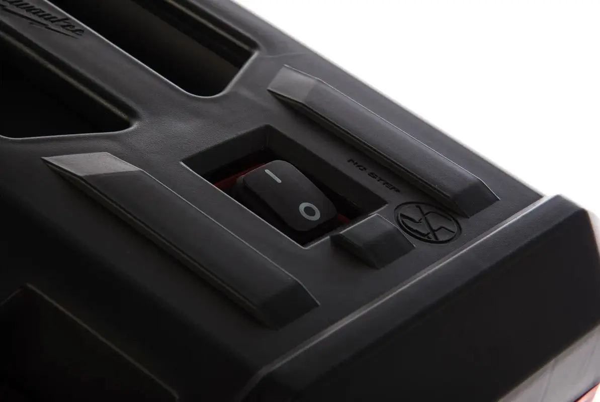 Aspirator industrial Milwaukee M18VC-2 (Black/Red)