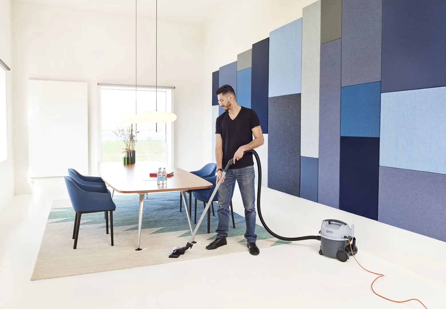 Пылесос Nilfisk VP300 Basic Hepa (Gray)