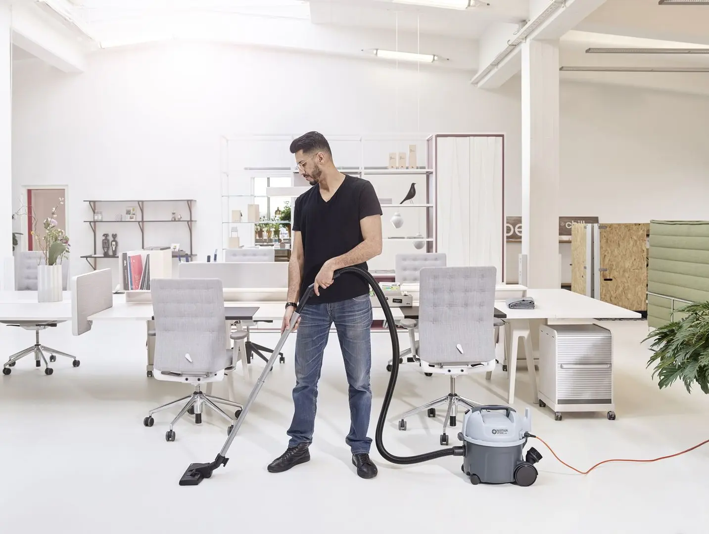 Пылесос Nilfisk VP300 Basic Hepa (Gray)