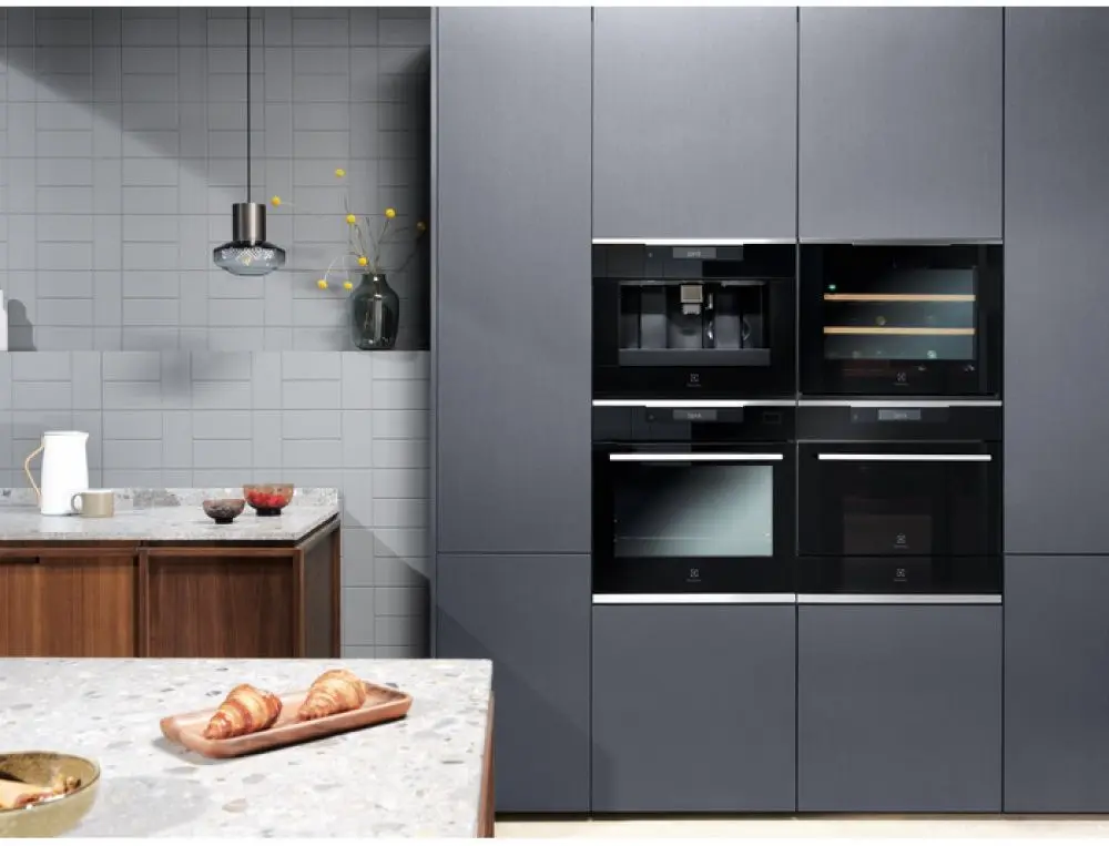 Vitrina de vinuri incorporabila Electrolux KBW5X (Black) - 5