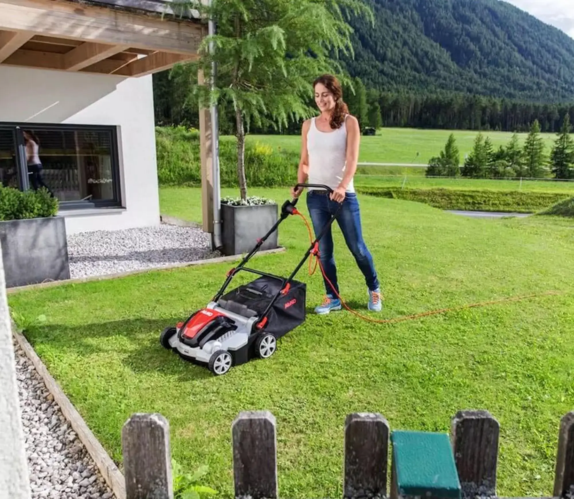 Электрический аэратор-скарификатор Al-Ko Combi Care 36.8 E (Black/White)