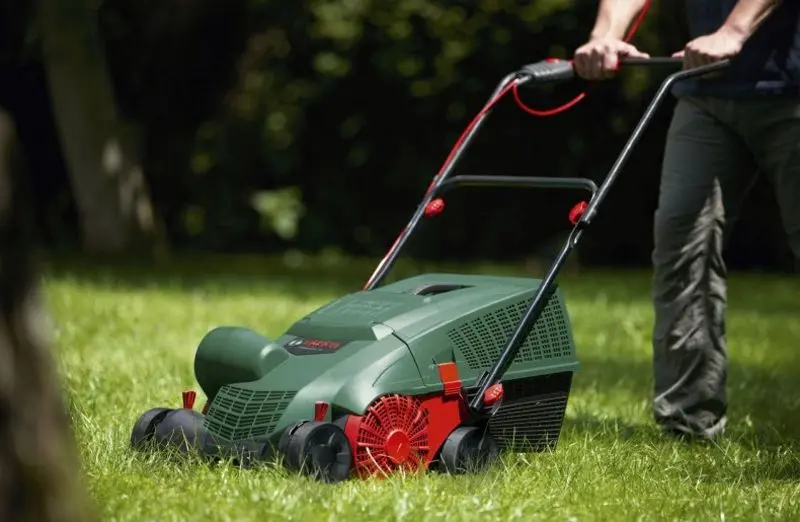 Аэратор электрический Bosch Universal Verticut 1100