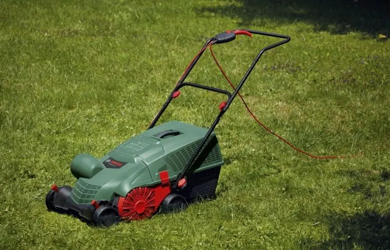 Аэратор электрический Bosch Universal Verticut 1100