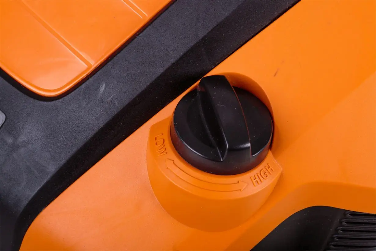 Электрический аэратор-скарификатор Villager VAS 1500 P