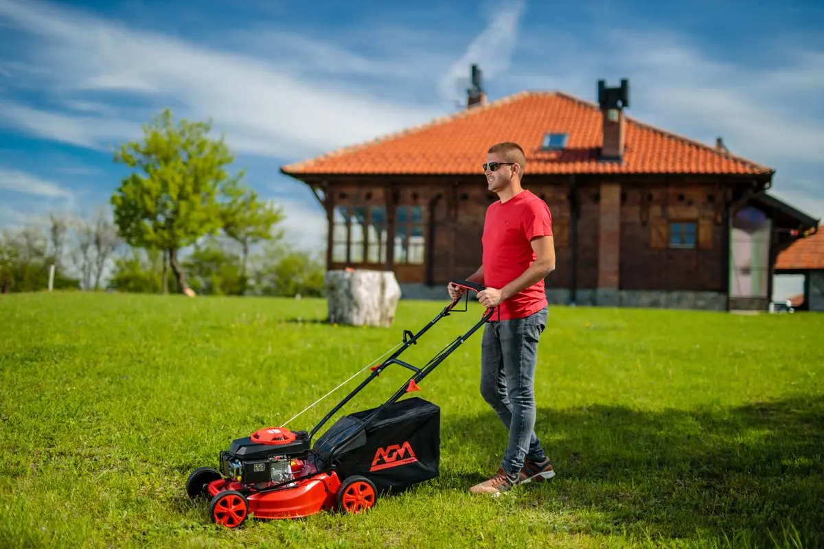 Бензиновая газонокосилка AGM 4619