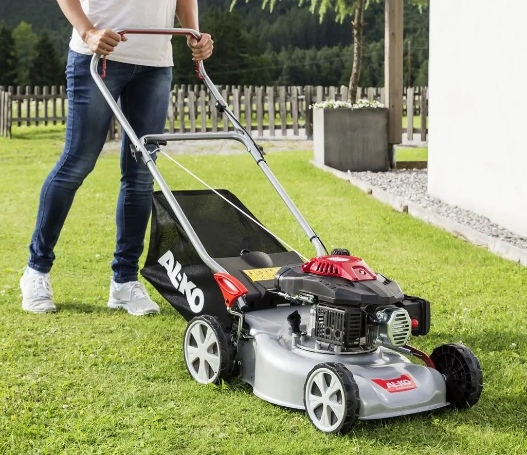 Masina de tuns iarba pe benzina Al-ko Easy 4.20 P-S