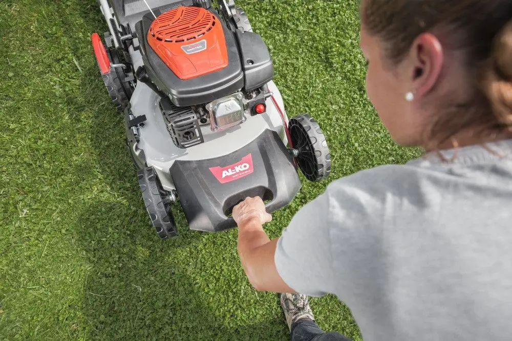 Masina de tuns iarba pe benzina Al-ko Easy 4.60 SP-S