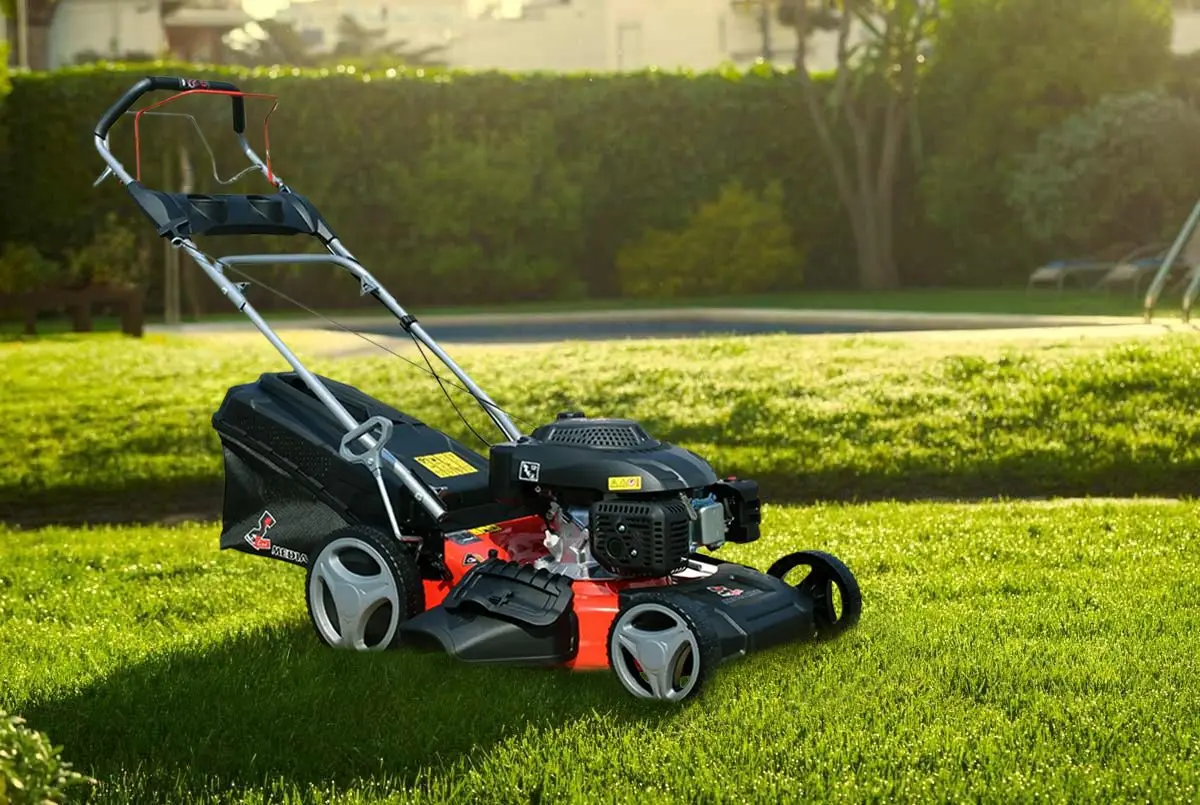 Masina de tuns iarba pe benzina Media Line MS 170