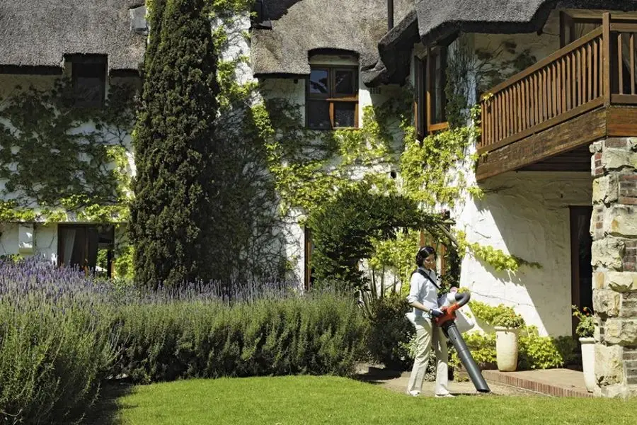 Suflanta-aspirator pe benzina Husqvarna 125BVX