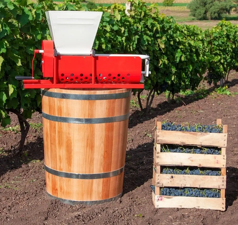 Ручная дробилка для винограда Demetra DG-07 (Red/White)