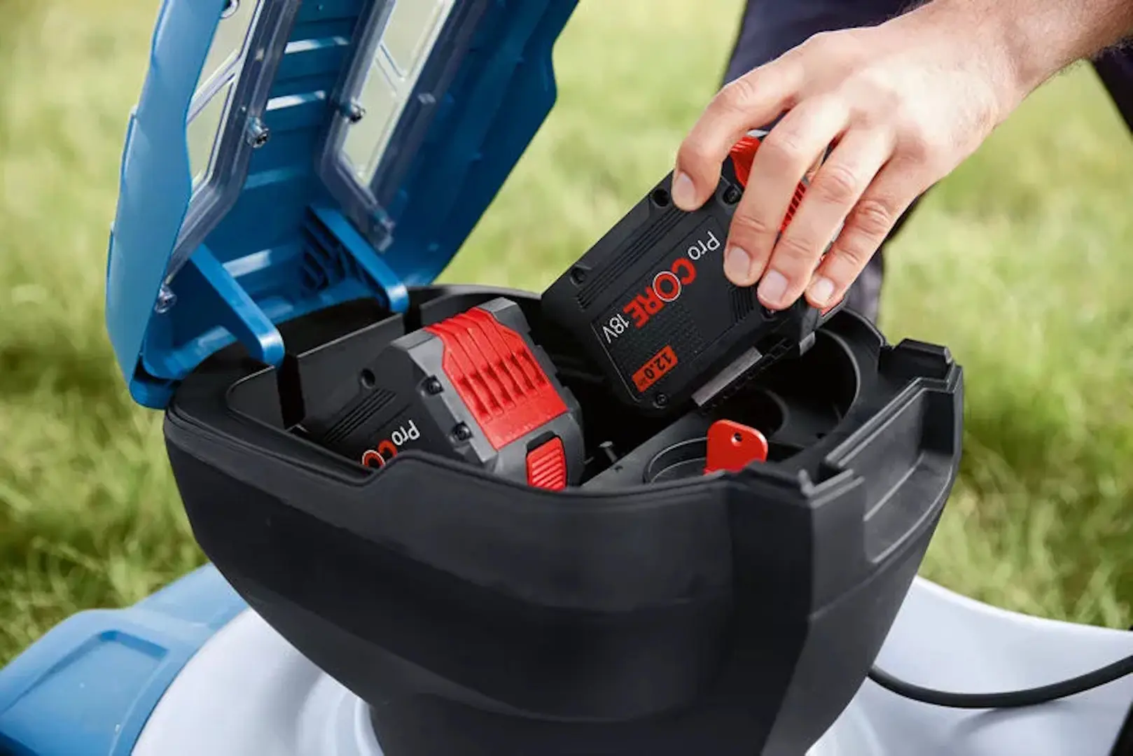 Masina de tuns iarba cu acumulator Bosch Professional GRA 18V2-46 (06008C8000)