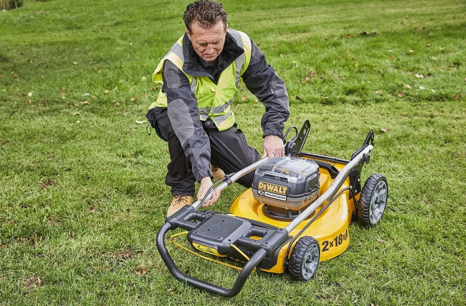 Masina de tuns iarba cu acumulator Dewalt DCMW564N-XJ Solo - 3