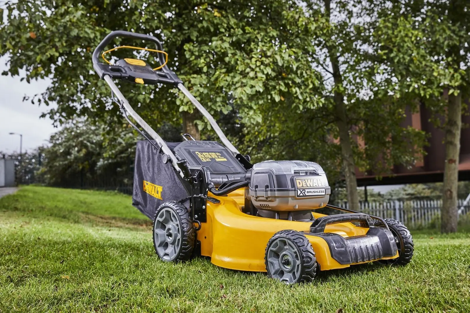 Masina de tuns iarba cu acumulator Dewalt DCMW564N-XJ Solo - 2