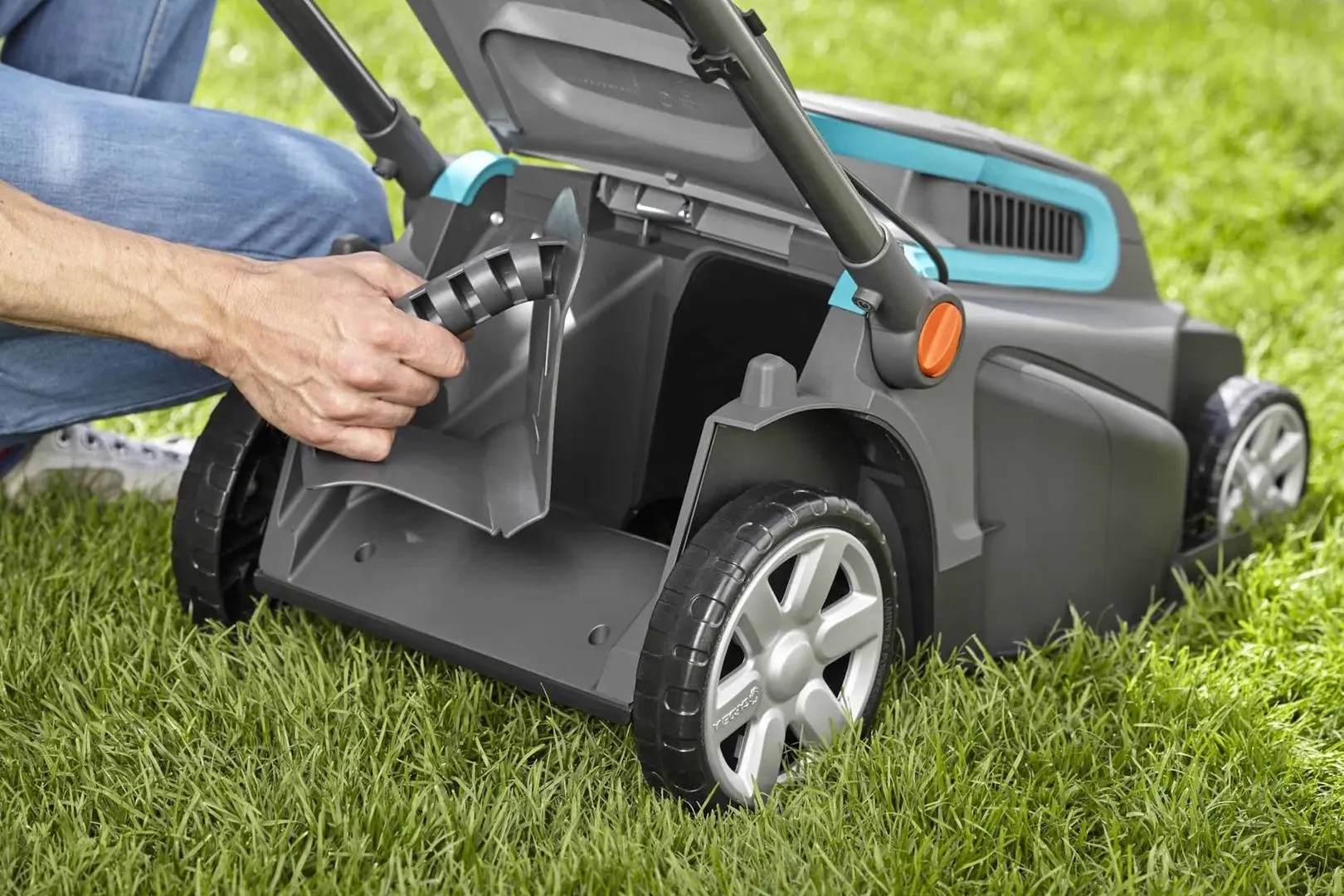 Masina electrica de tuns iarba Gardena Power Max 37 (Black/Blue)