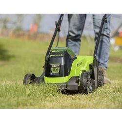 Аккумуляторная газонокосилка GreenWorks GD24LM33 (Green/Black) Thumb