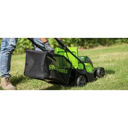 Аккумуляторная газонокосилка GreenWorks GD24LM33 (Green/Black) Thumb
