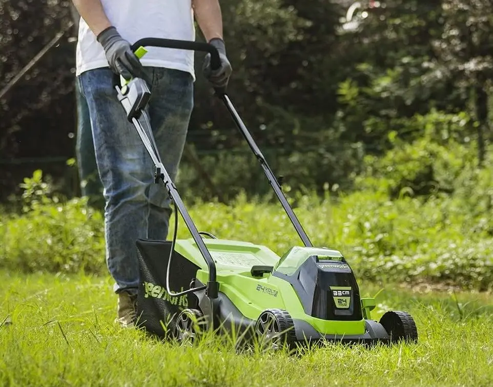 Masina de tuns iarba cu acumulator GreenWorks GD24LM33 (Green/Black)