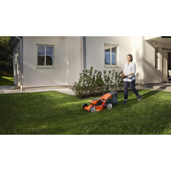 Masina de tuns iarba cu acumulator Husqvarna LC 137i (Orange/Black) Thumb