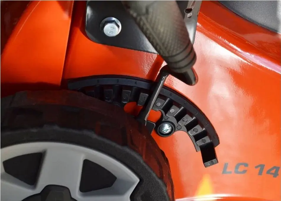 Masina de tuns iarba electrica Husqvarna LC141C