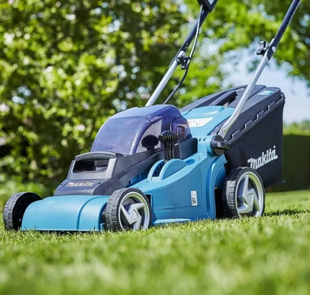 Masina de tuns iarba cu acumulator Makita DLM330SM + BL1840B 4.0Ah
