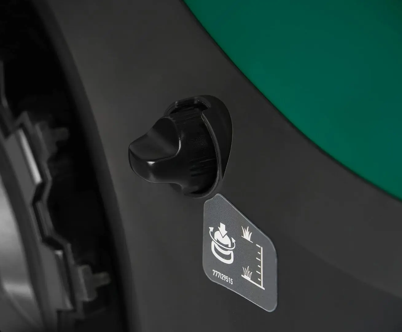 Masina de tuns iarba-robot Robomow RT700 (Green/Black)