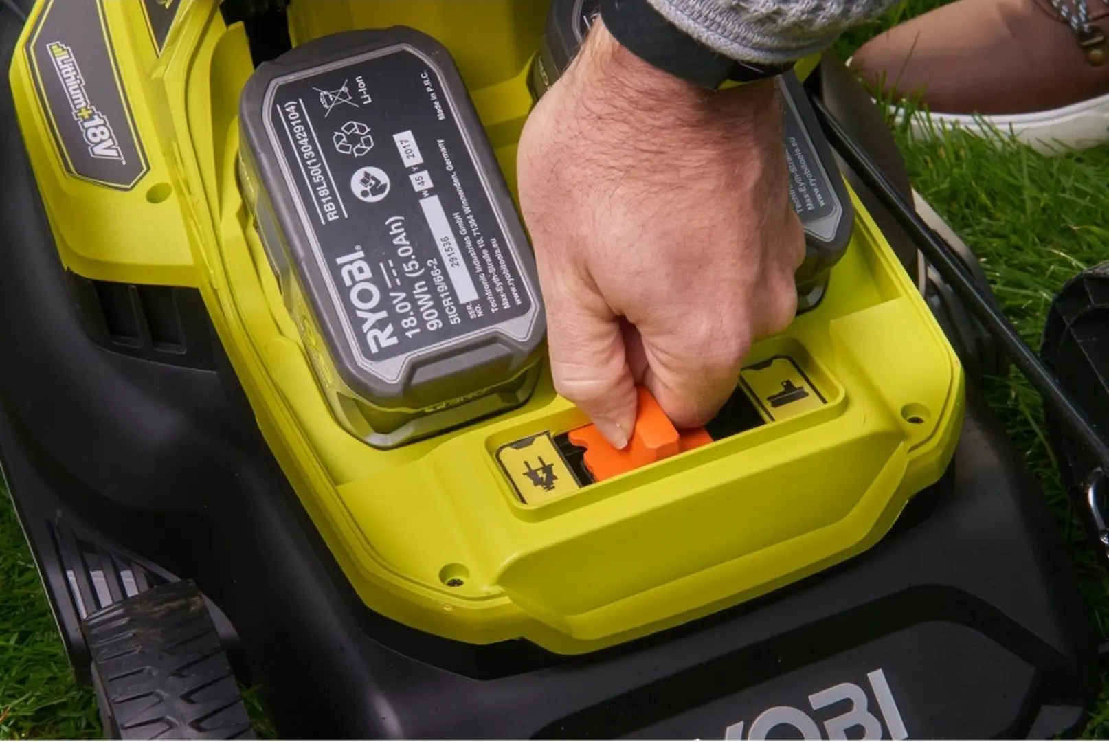 Электрическая газонокосилка Ryobi RY18LMH37A-250 (Green/Black) - 8