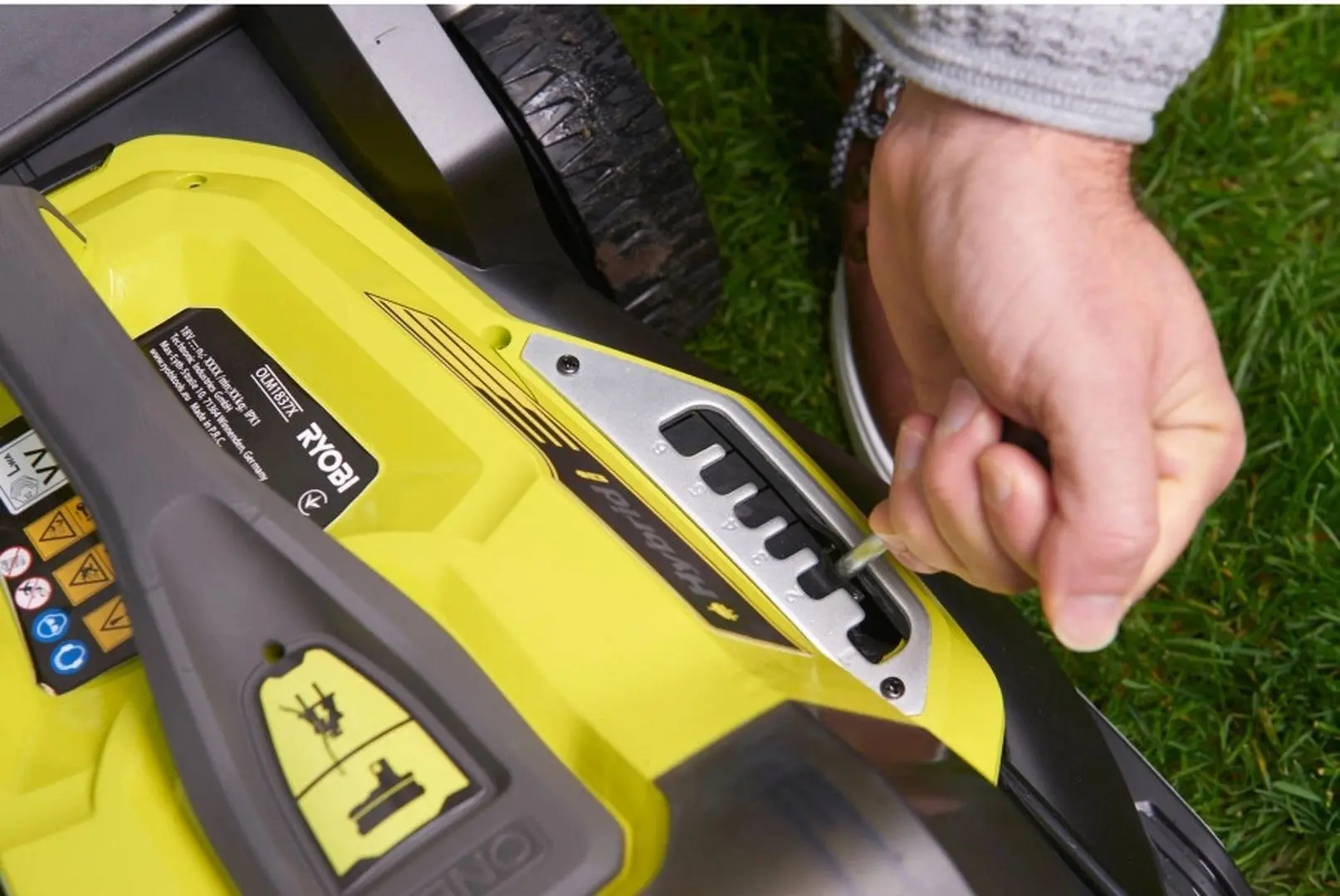Электрическая газонокосилка Ryobi RY18LMH37A-250 (Green/Black) - 9