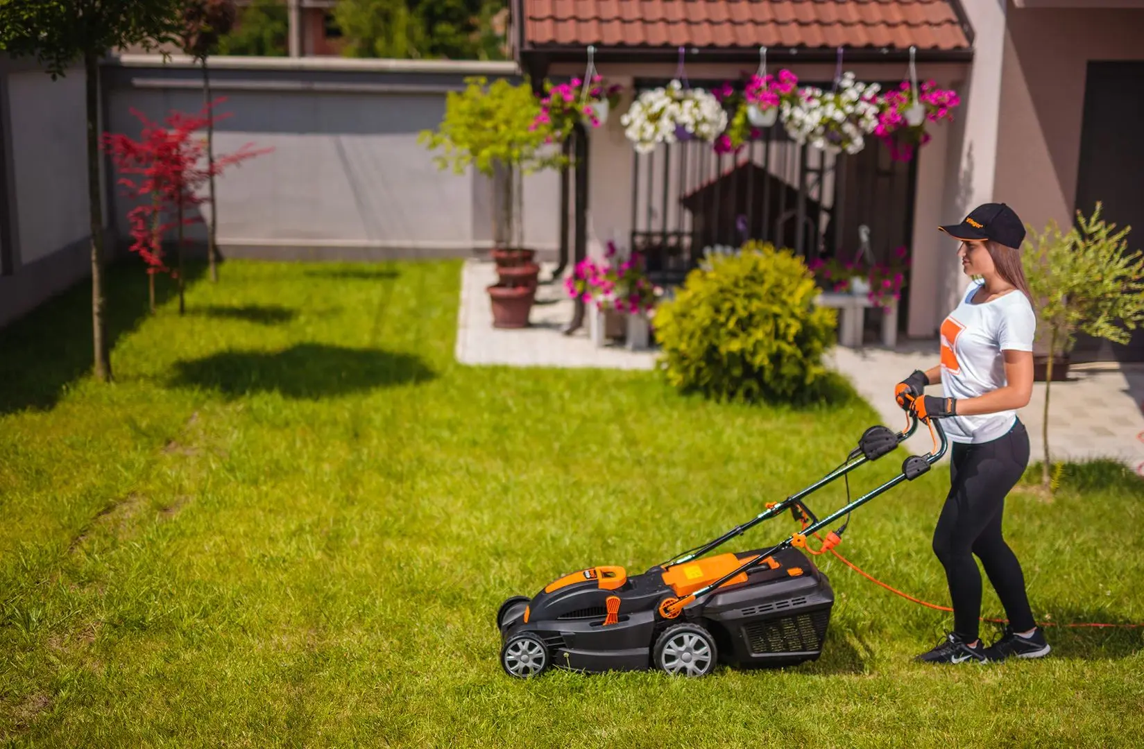 Электрическая газонокосилка Villager Villy 1200 P